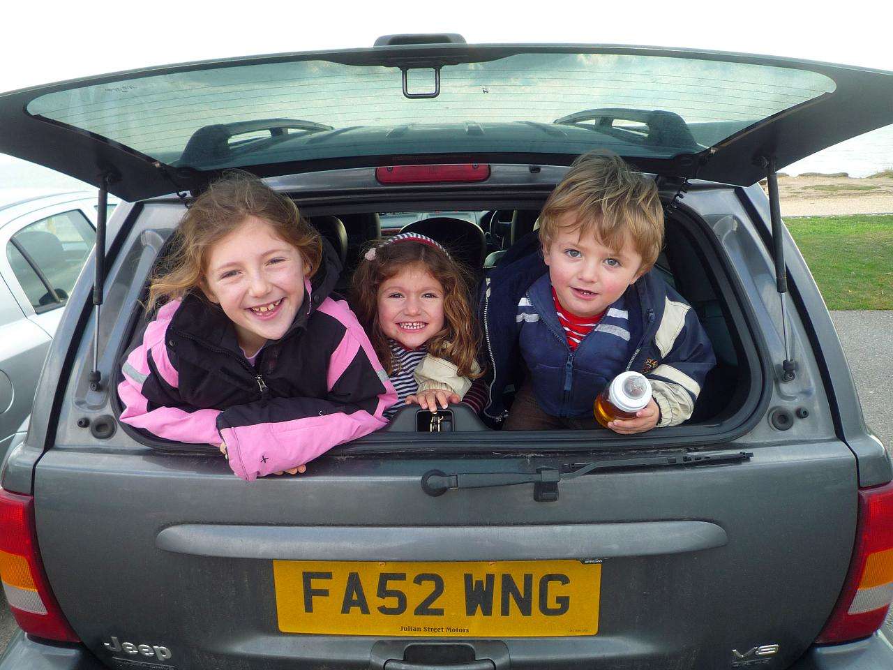 Keeping your children safe: essential safety features for every vehicle