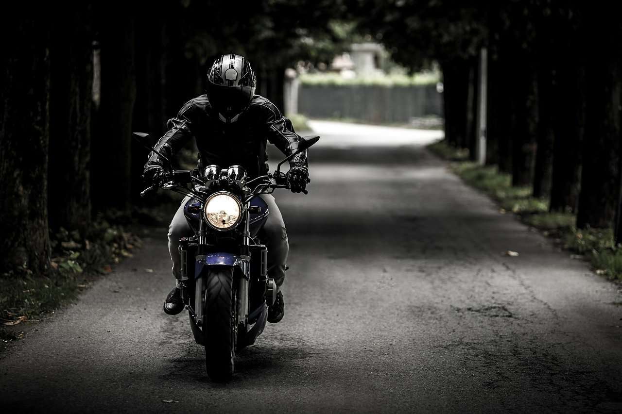 Four safety tips for driving near motorcycles